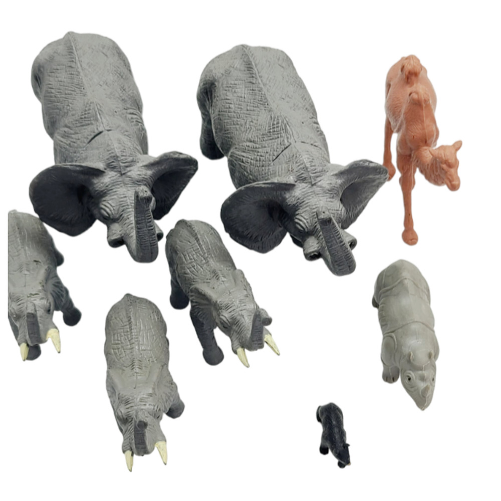 Plastic Animals Lot - Picture 7 of 8